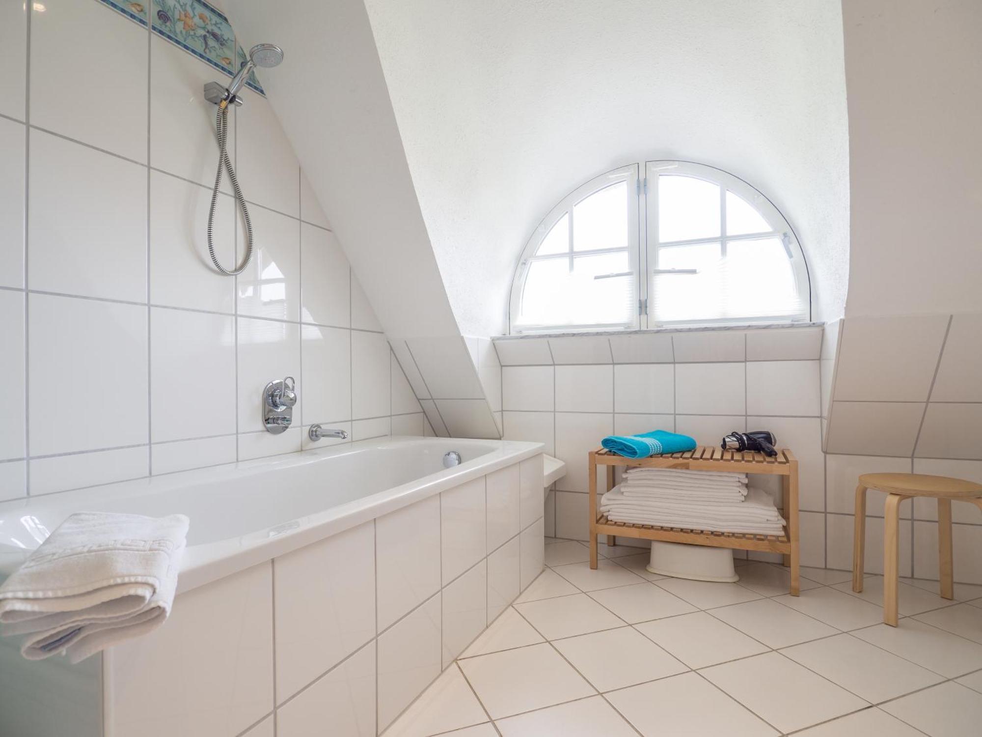 Kapitänshaus Kittler - Die Große Freiheit - DHH Wiek auf Rügen Exterior foto